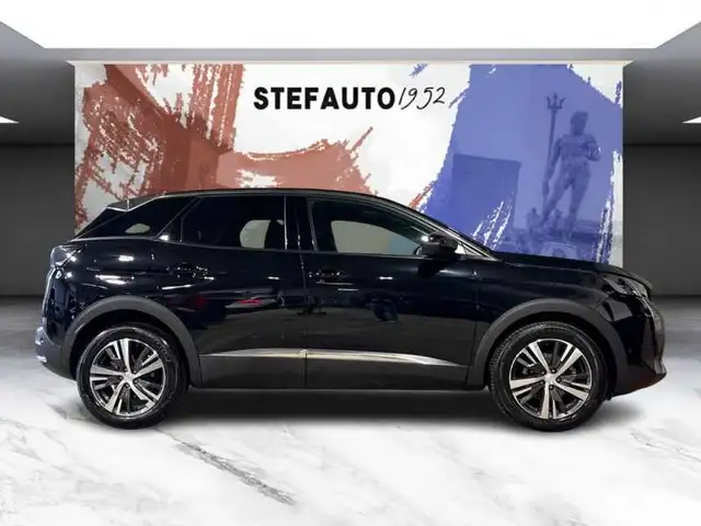 Peugeot 3008 view 3