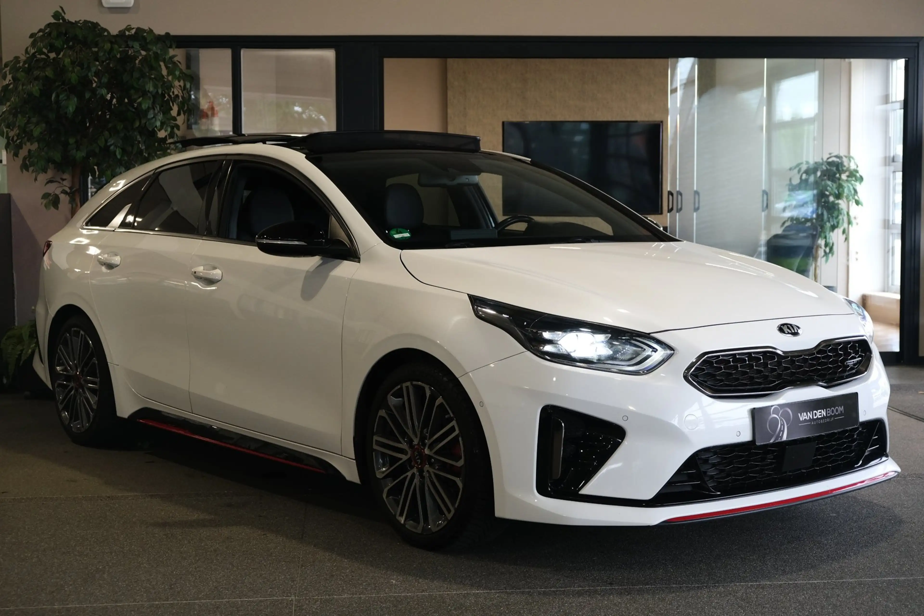Kia ProCeed / pro_cee'd 1.6 T-GDI 204pk GT-Line Aut Pano Navi Cam — photo 6
