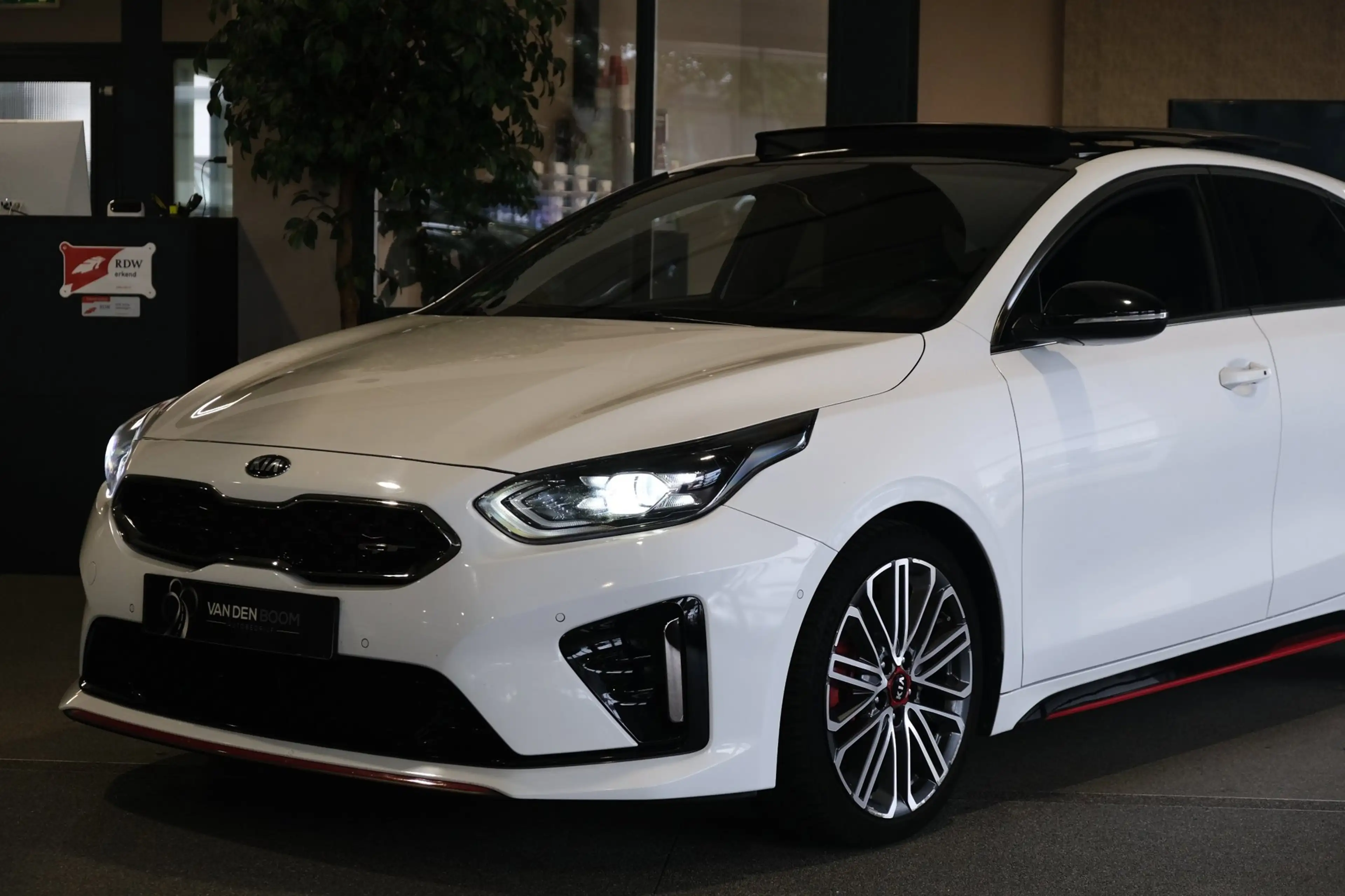 Kia ProCeed / pro_cee'd 1.6 T-GDI 204pk GT-Line Aut Pano Navi Cam — photo 15