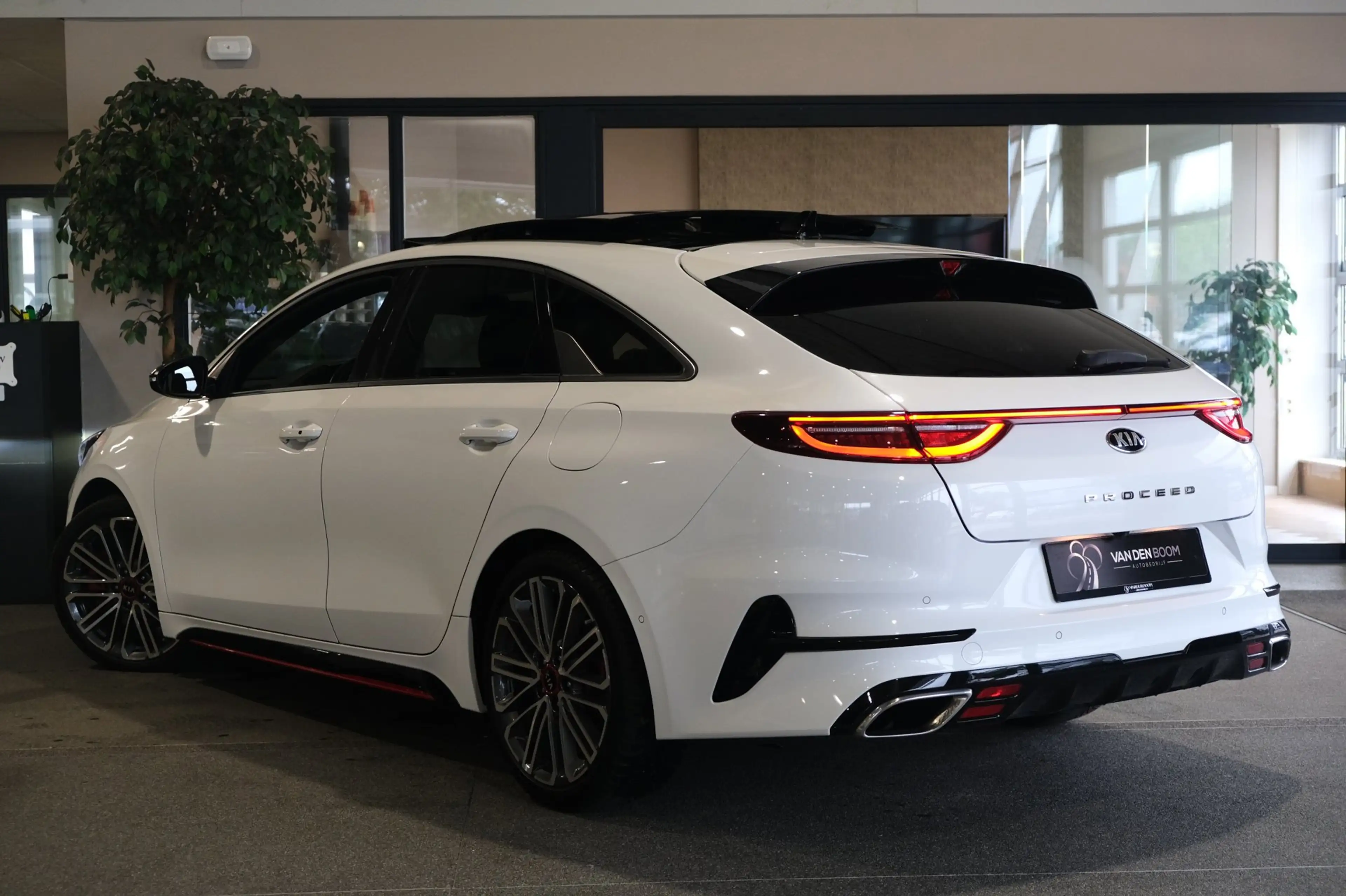 Kia ProCeed / pro_cee'd 1.6 T-GDI 204pk GT-Line Aut Pano Navi Cam — photo 8