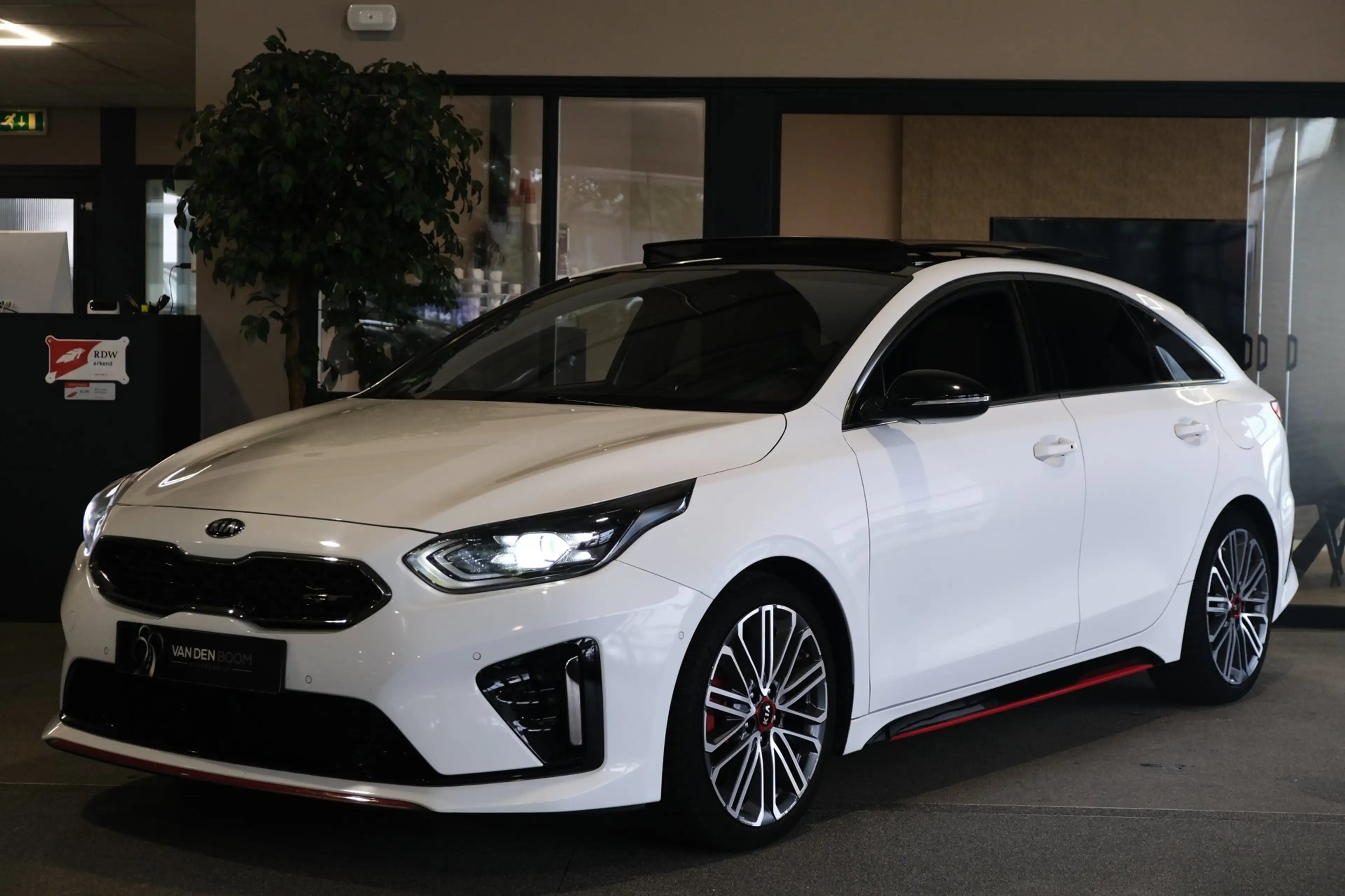 Kia ProCeed / pro_cee'd 1.6 T-GDI 204pk GT-Line Aut Pano Navi Cam
