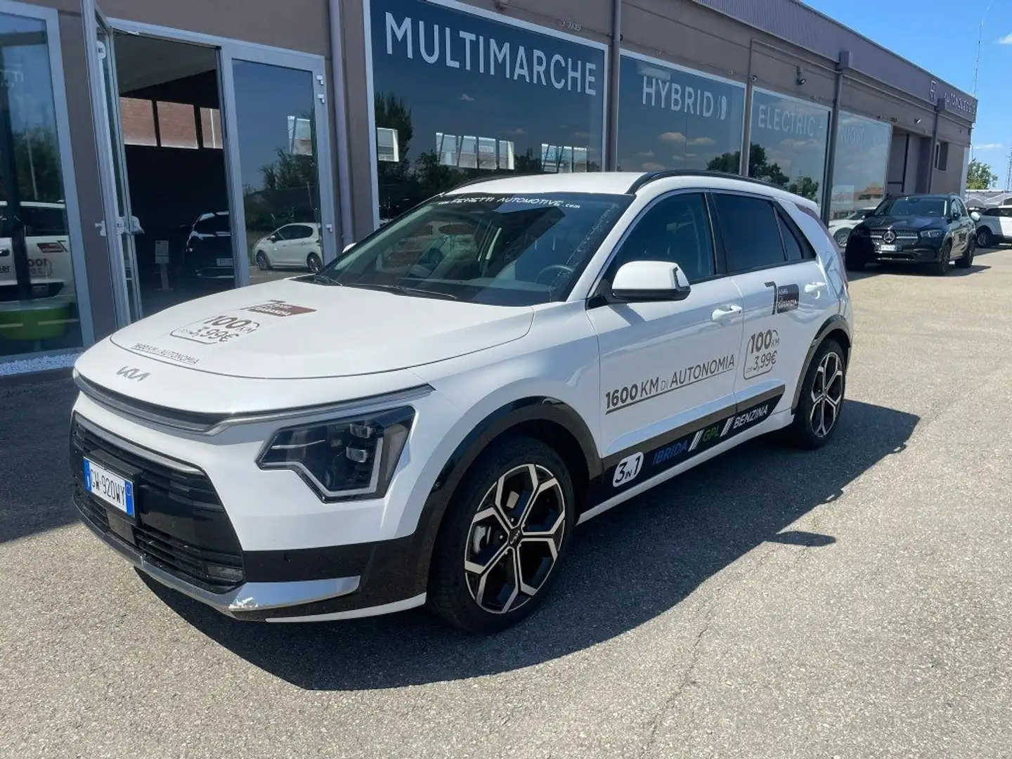 Kia Niro Tri-Fuel 1.6 GDi DCT HEV GPL Business Rosso - 2