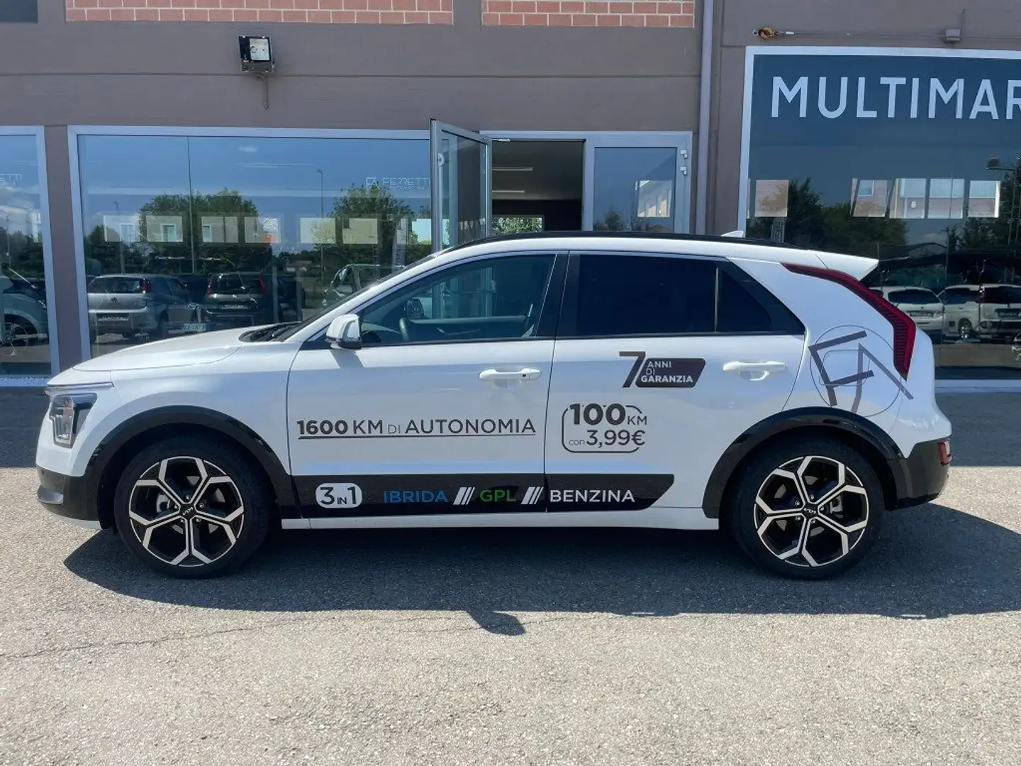 Kia Niro Tri-Fuel 1.6 GDi DCT HEV GPL Business Rosso - 1