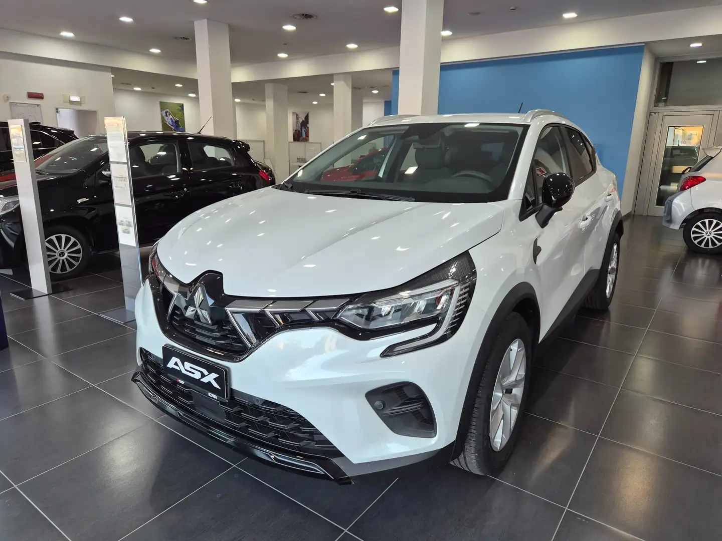Mitsubishi ASX ASX 1.3 mhev Invite 140cv Bianco - 1