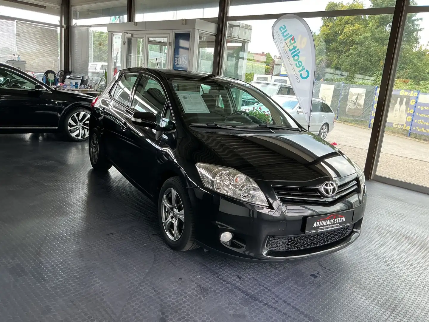 Toyota Auris Edition 1.6 * Schwarz - 1