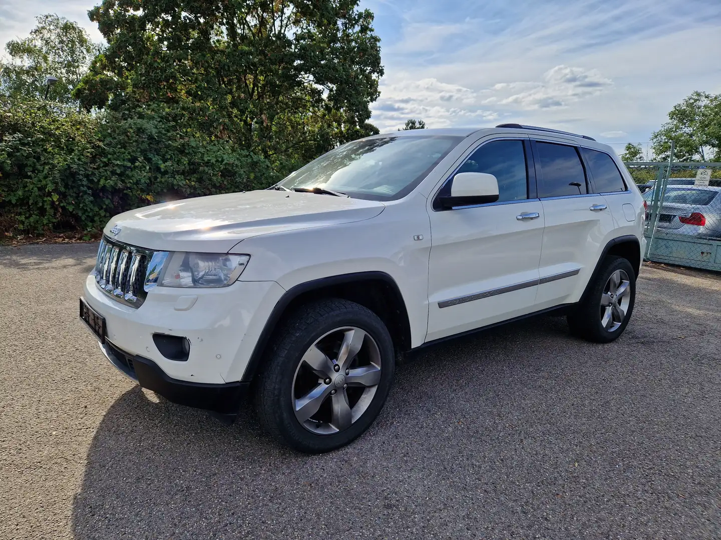 Jeep Grand Cherokee 3.0 CRD 4x4 Overland Automatik Leder Panoramadach Weiß - 1