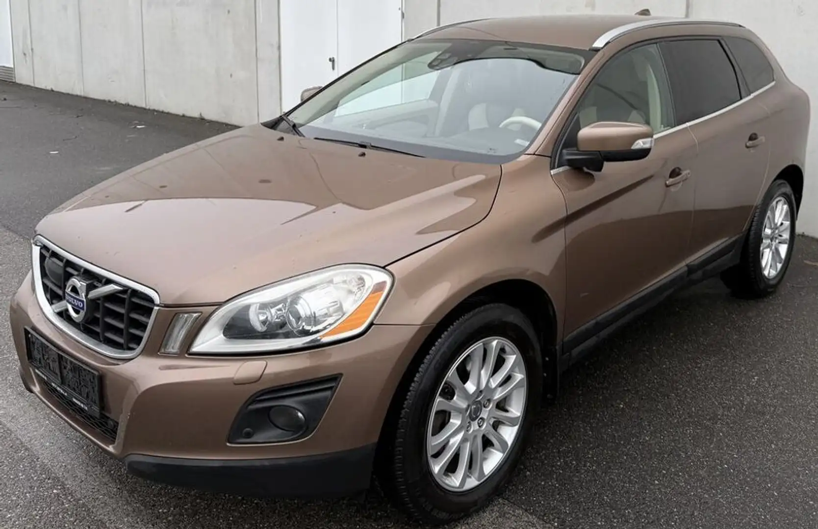 Volvo XC60 Summum AWD Kahverengi - 1