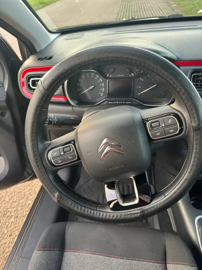 Citroen C3 1.2 PureTech Shine Grijs - 1