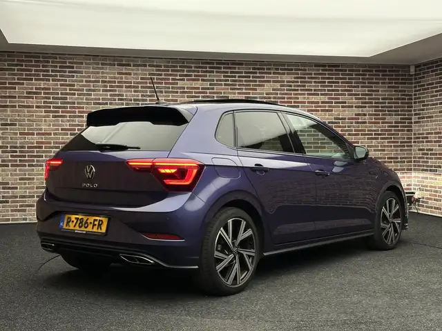Volkswagen Polo view 2