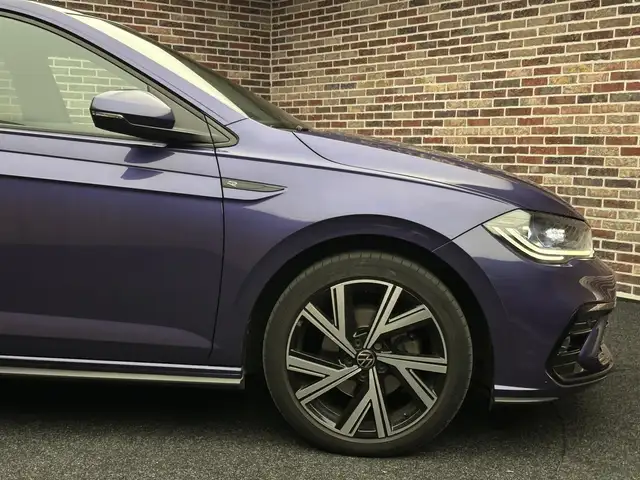Volkswagen Polo view 8