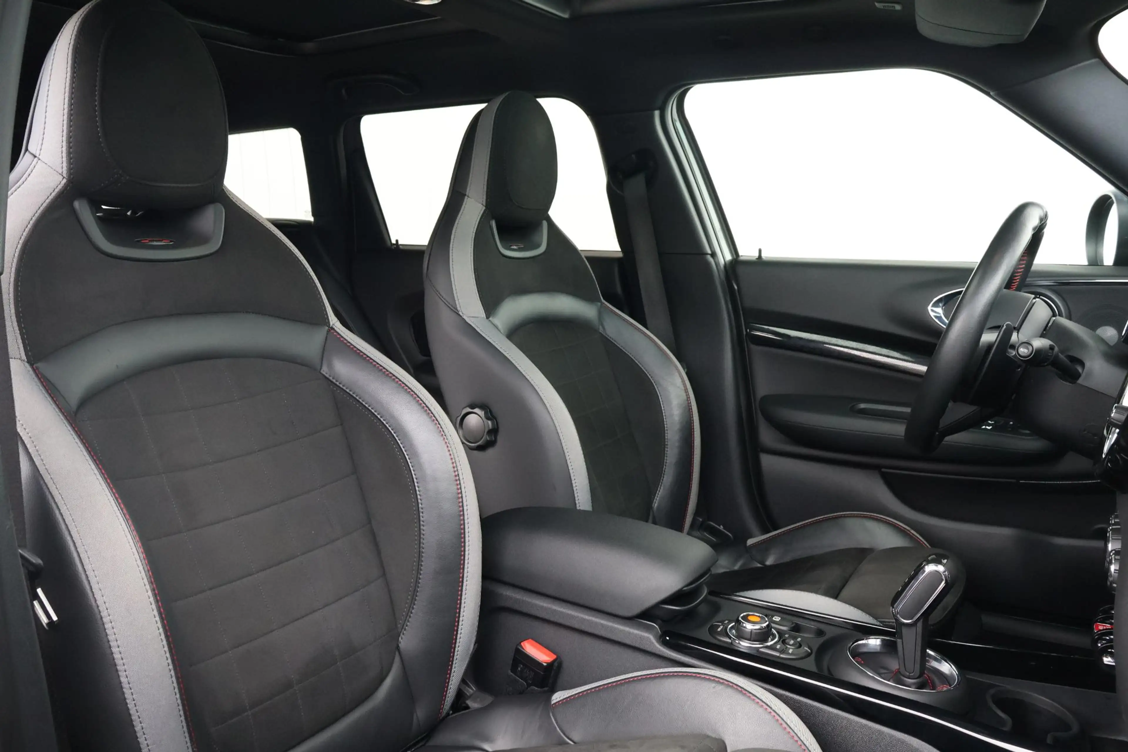 MINI John Cooper Works Clubman 2.0 JCW ALL4 Chili | Pano dak | Head-up | Harman K — photo 7