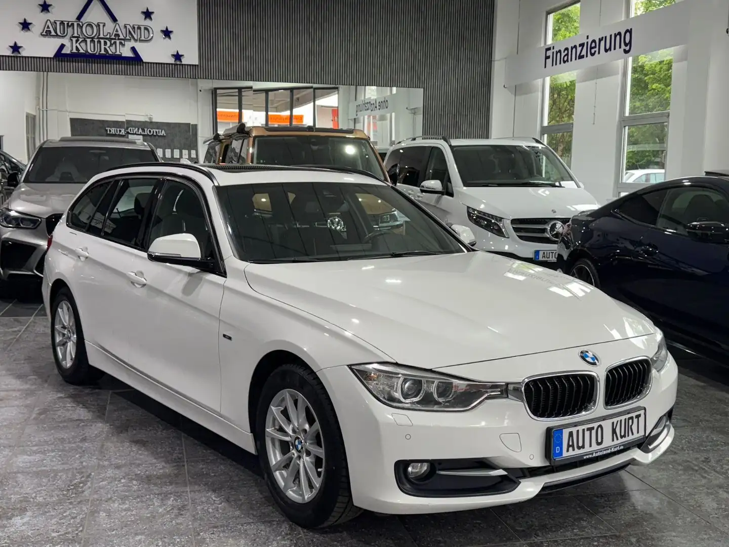 BMW 320 dA*Navi*HUD*RFK*Xenon*AHK*Pano*Sport Bianco - 1