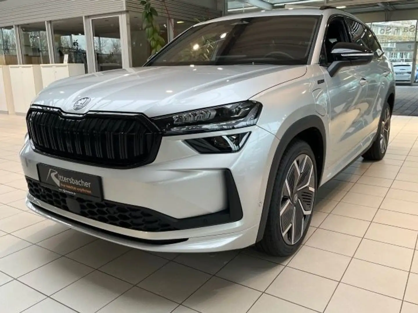 Skoda Kodiaq Sportline 1,5 TSI iV 150 kW 6-Gang-DSG Ve Silber - 2