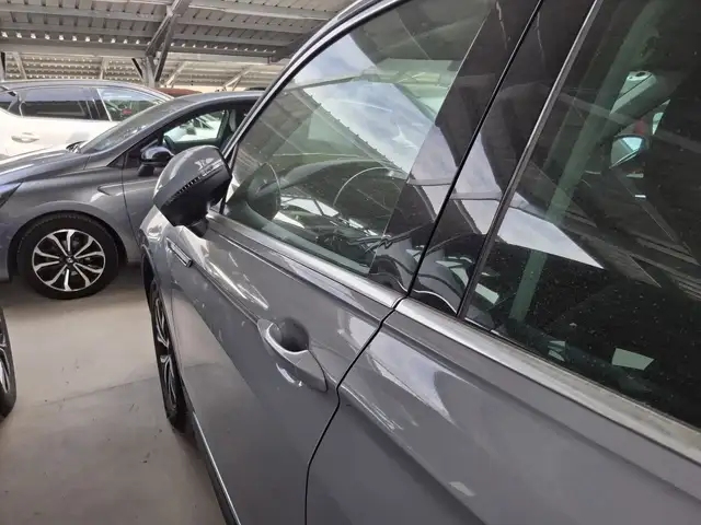 Volkswagen Tiguan view 11