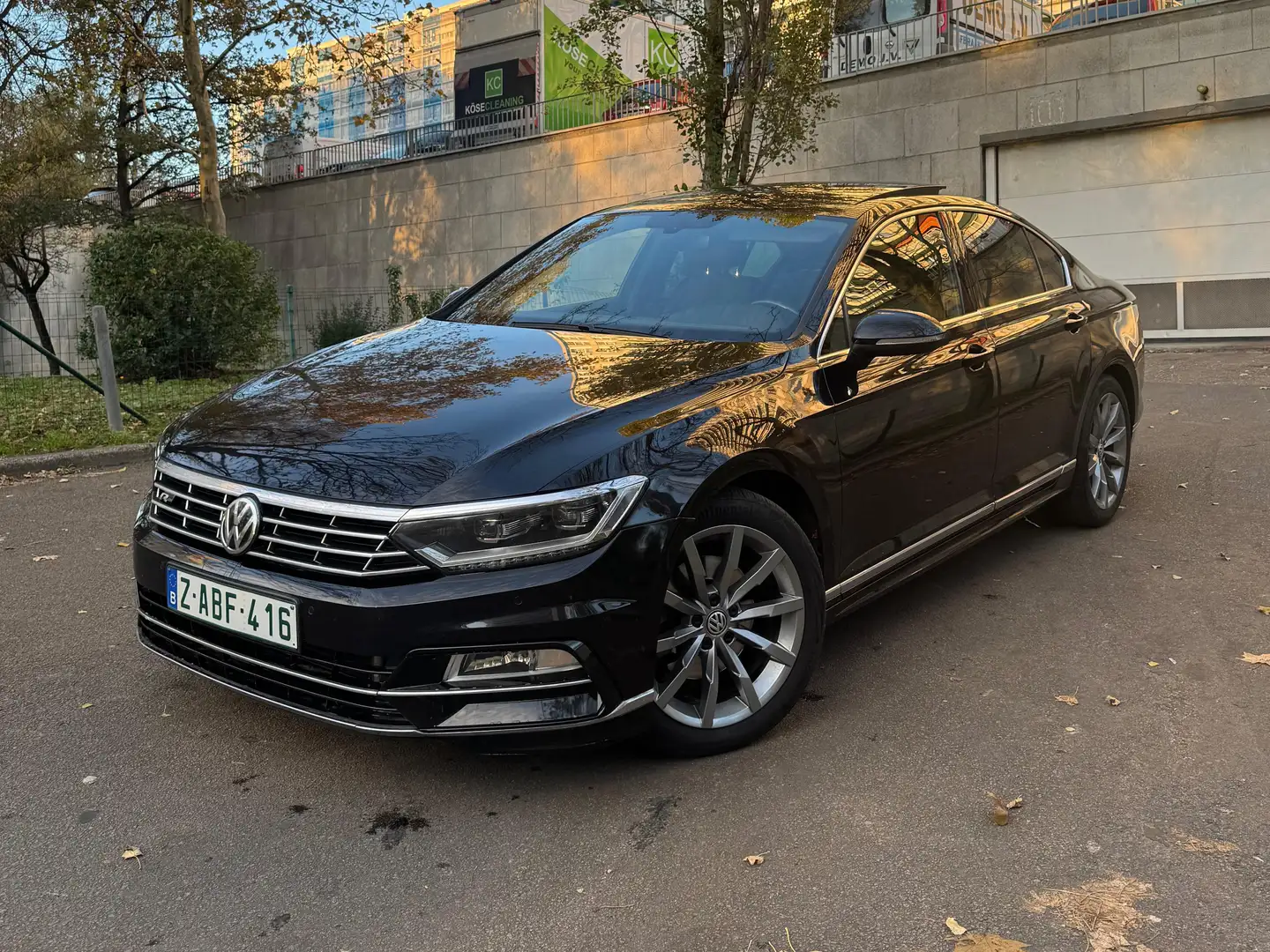 Volkswagen Passat *TOIT OUVRANT* Passat TDi Comfortline DSG Zwart - 1