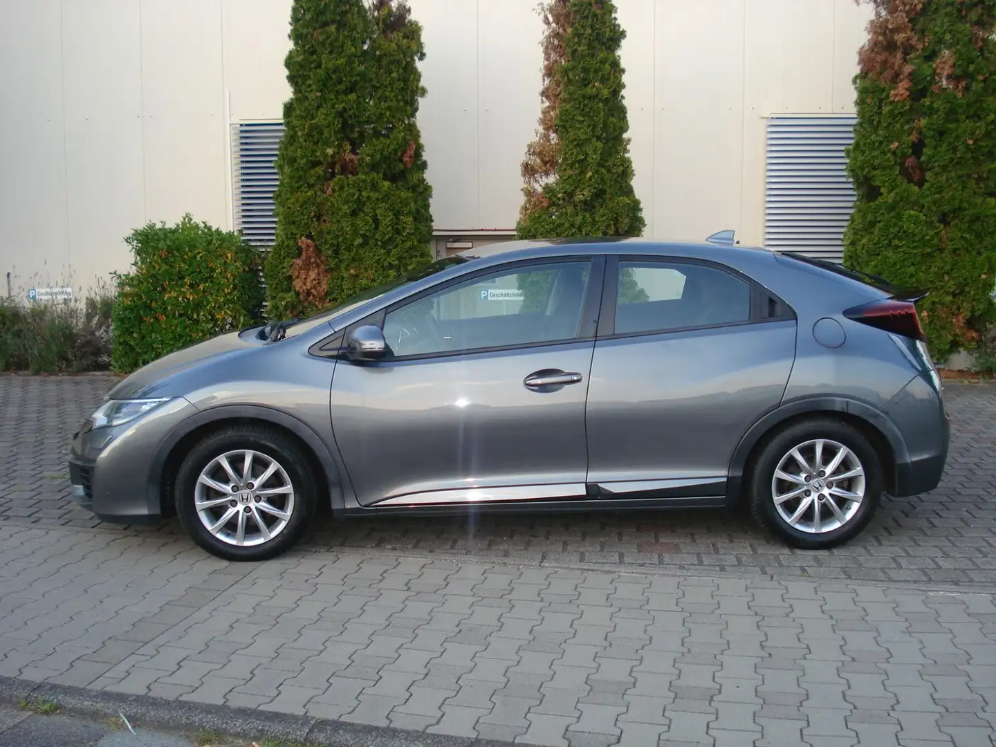 Honda Civic Lim. 5-trg. 1.6 i-DTEC Comfort Gris - 1