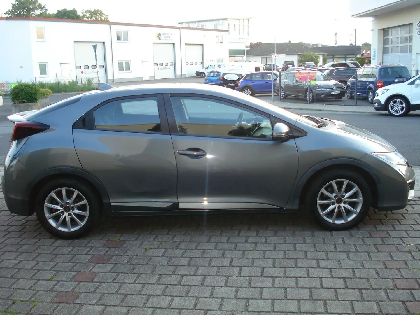 Honda Civic Lim. 5-trg. 1.6 i-DTEC Comfort Gris - 2