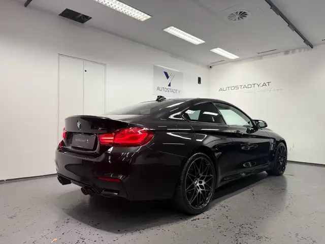 BMW M4 view 15