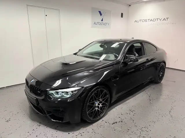 BMW M4 view 5