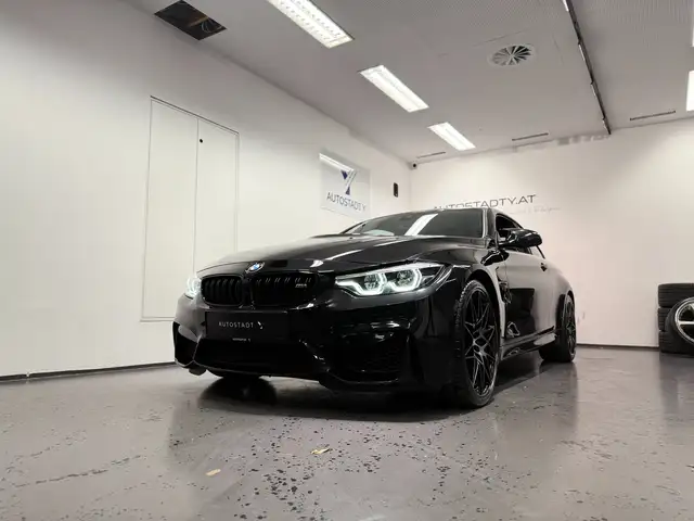 BMW M4 view 6