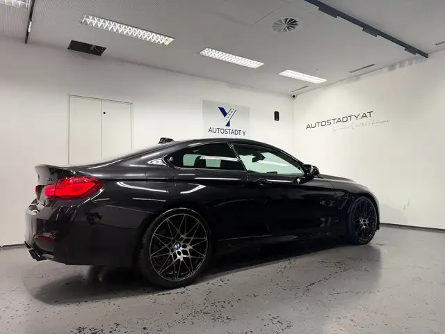 BMW M4 view 14