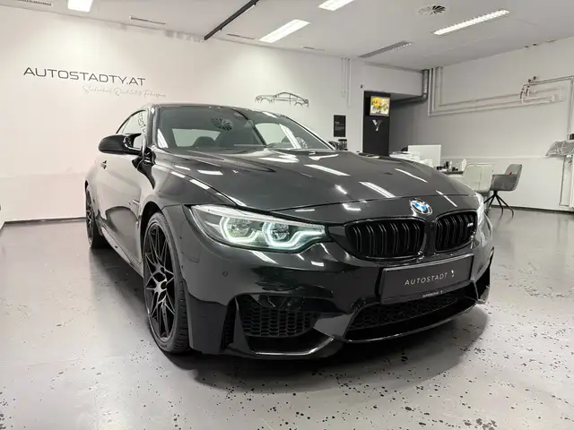 BMW M4 view 9