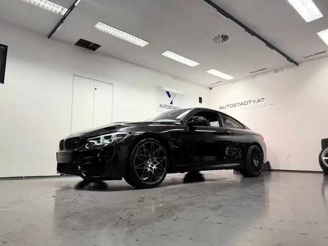 BMW M4 view 10