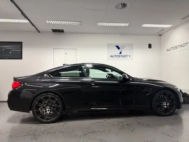 BMW M4 view 13