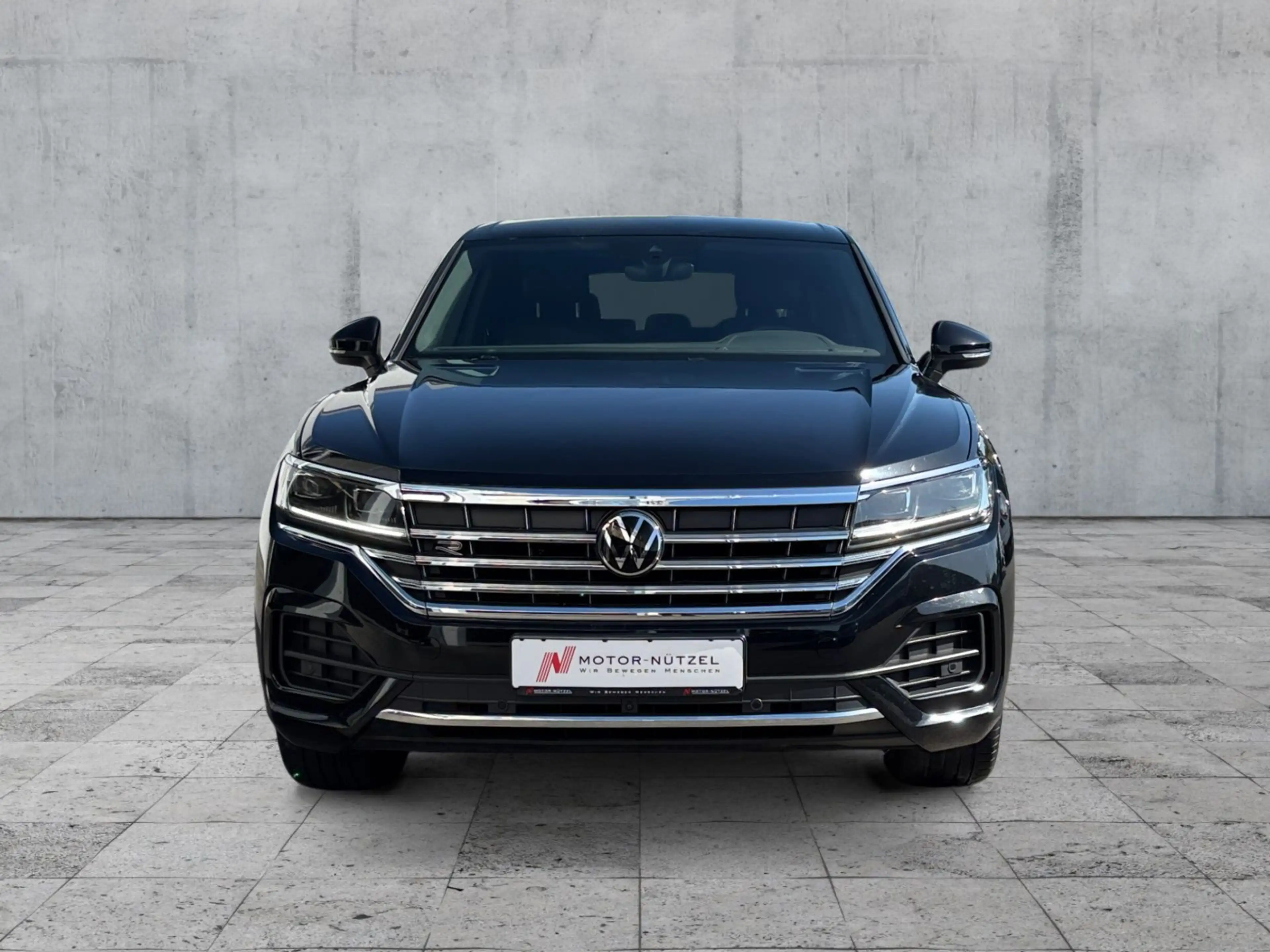 Volkswagen Touareg 3.0 TDI 4M R-LINE LED+NAV+RFK+AHK+STDHZG — photo 3