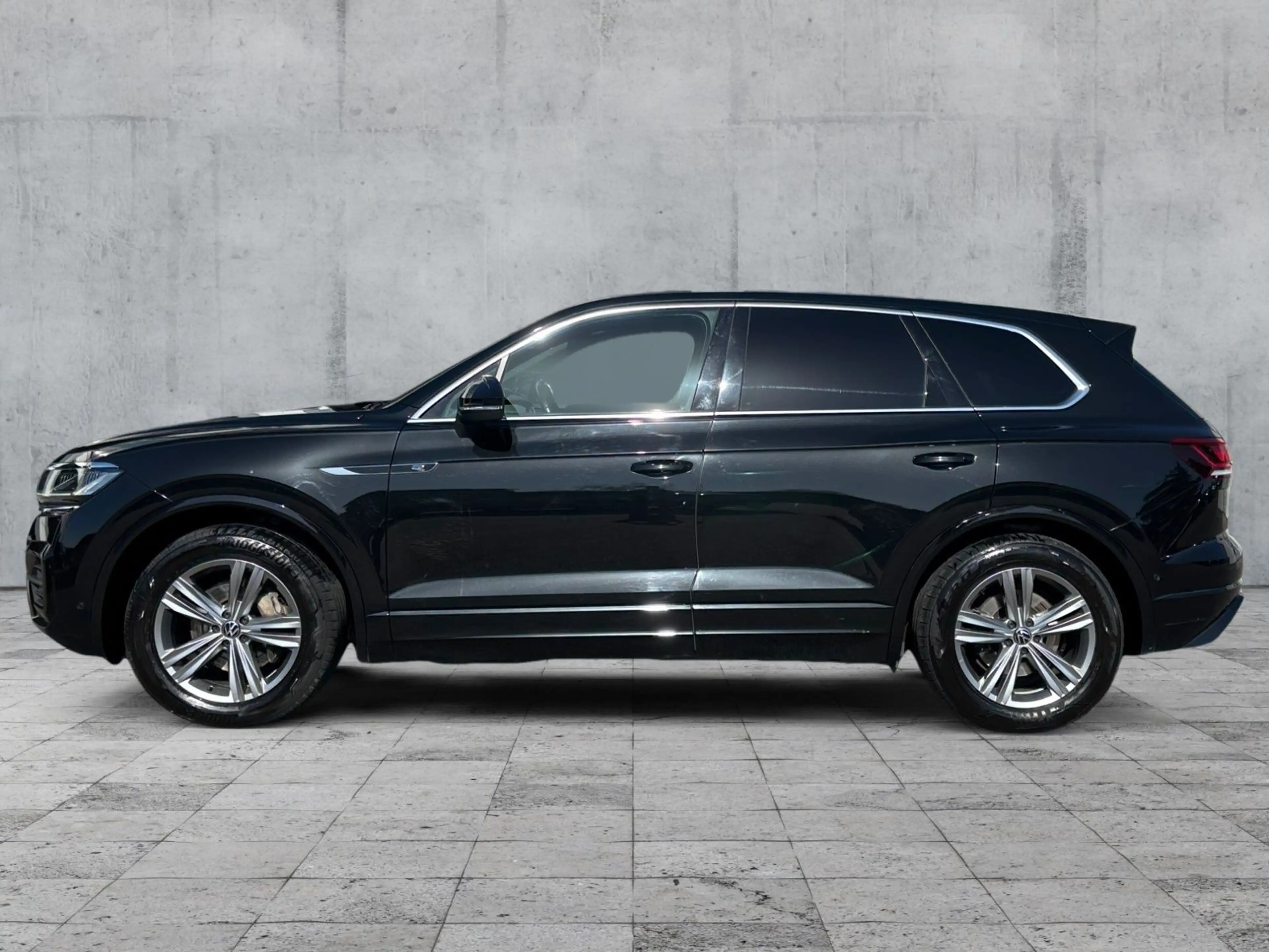 Volkswagen Touareg 3.0 TDI 4M R-LINE LED+NAV+RFK+AHK+STDHZG — photo 4