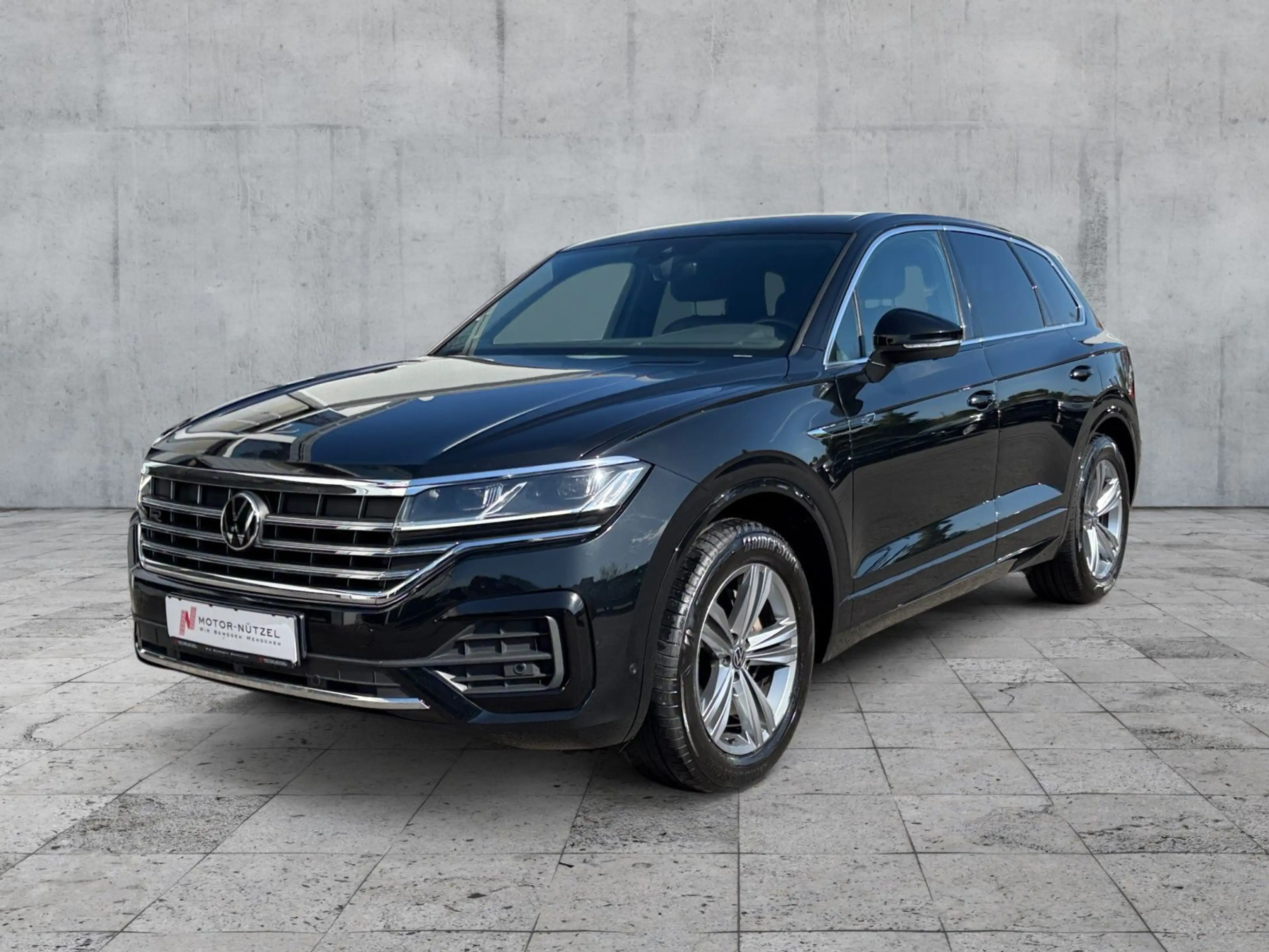 Volkswagen Touareg 3.0 TDI 4M R-LINE LED+NAV+RFK+AHK+STDHZG — photo 2
