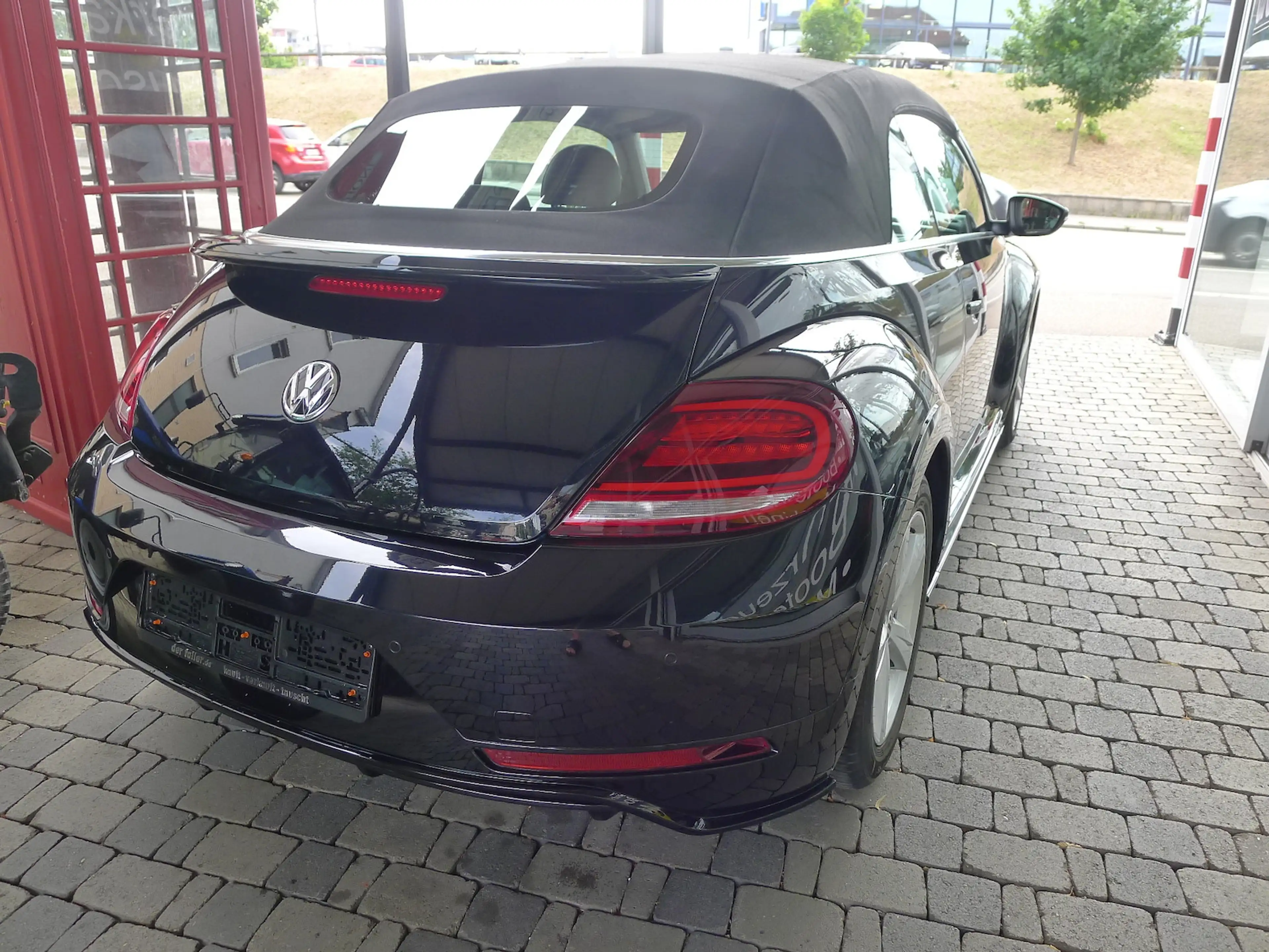 Volkswagen Beetle Cabrio DSG schwarz R-Line — photo 4