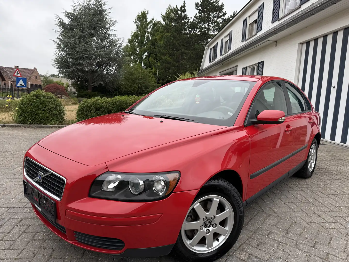 Volvo S40 1.8 Kinetic Czerwony - 1