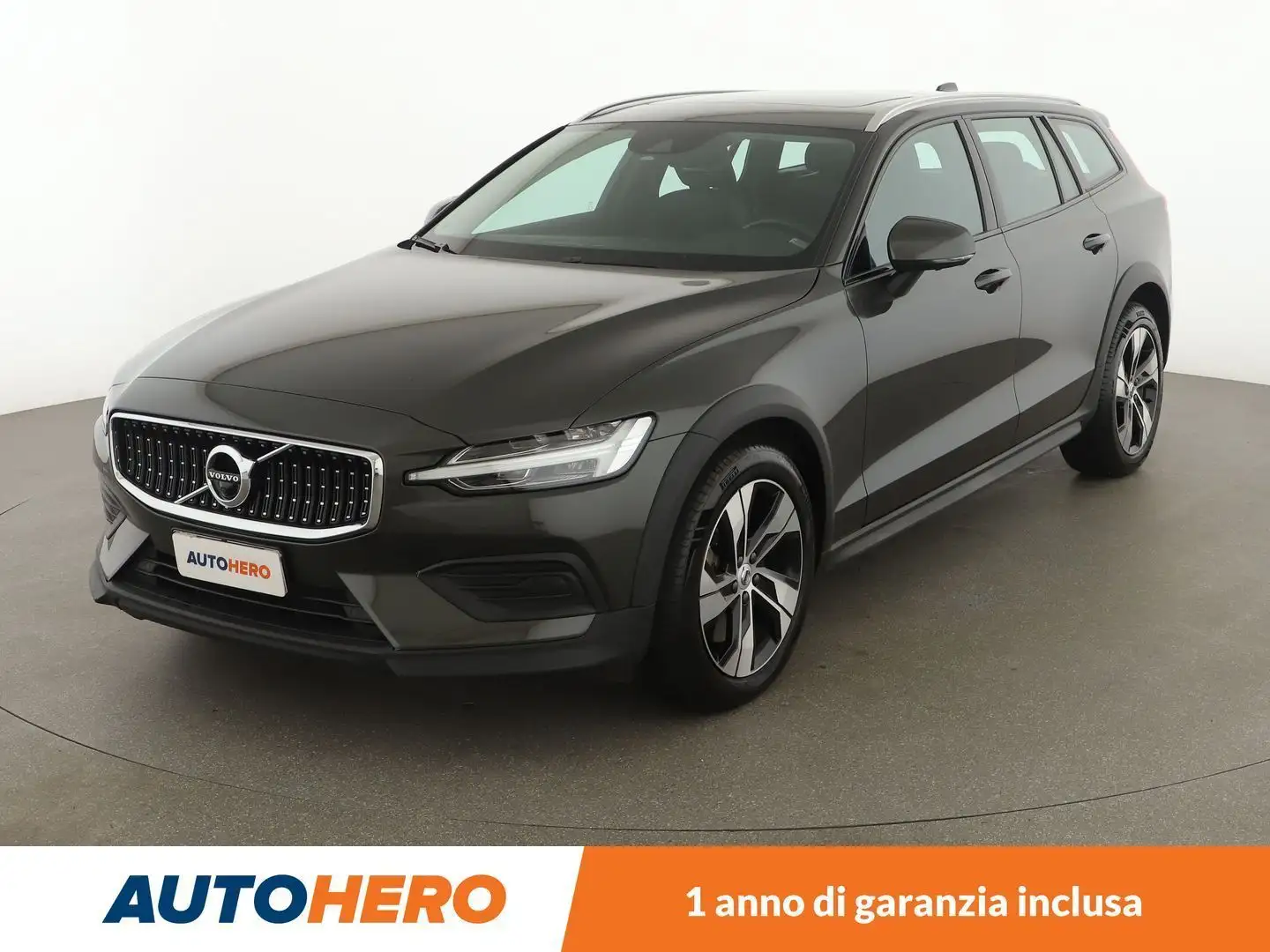 Volvo V60 Cross Country 2.0 B5 Business Pro MHEV Green - 1
