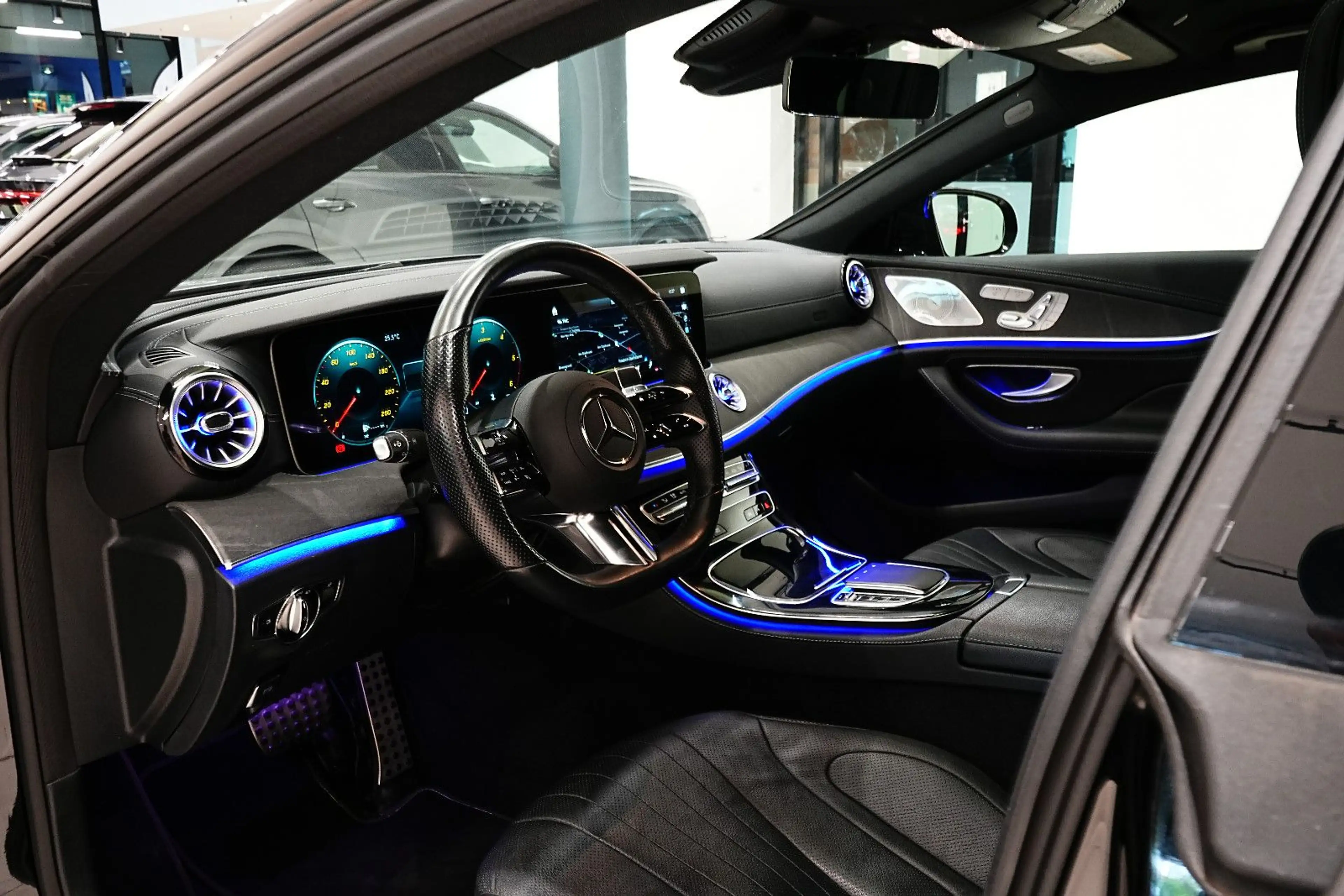 Mercedes-Benz CLS 400 d|AMG|NIGHT|LUFT|MASSAG|MEMO|360°|BURMES| — photo 3