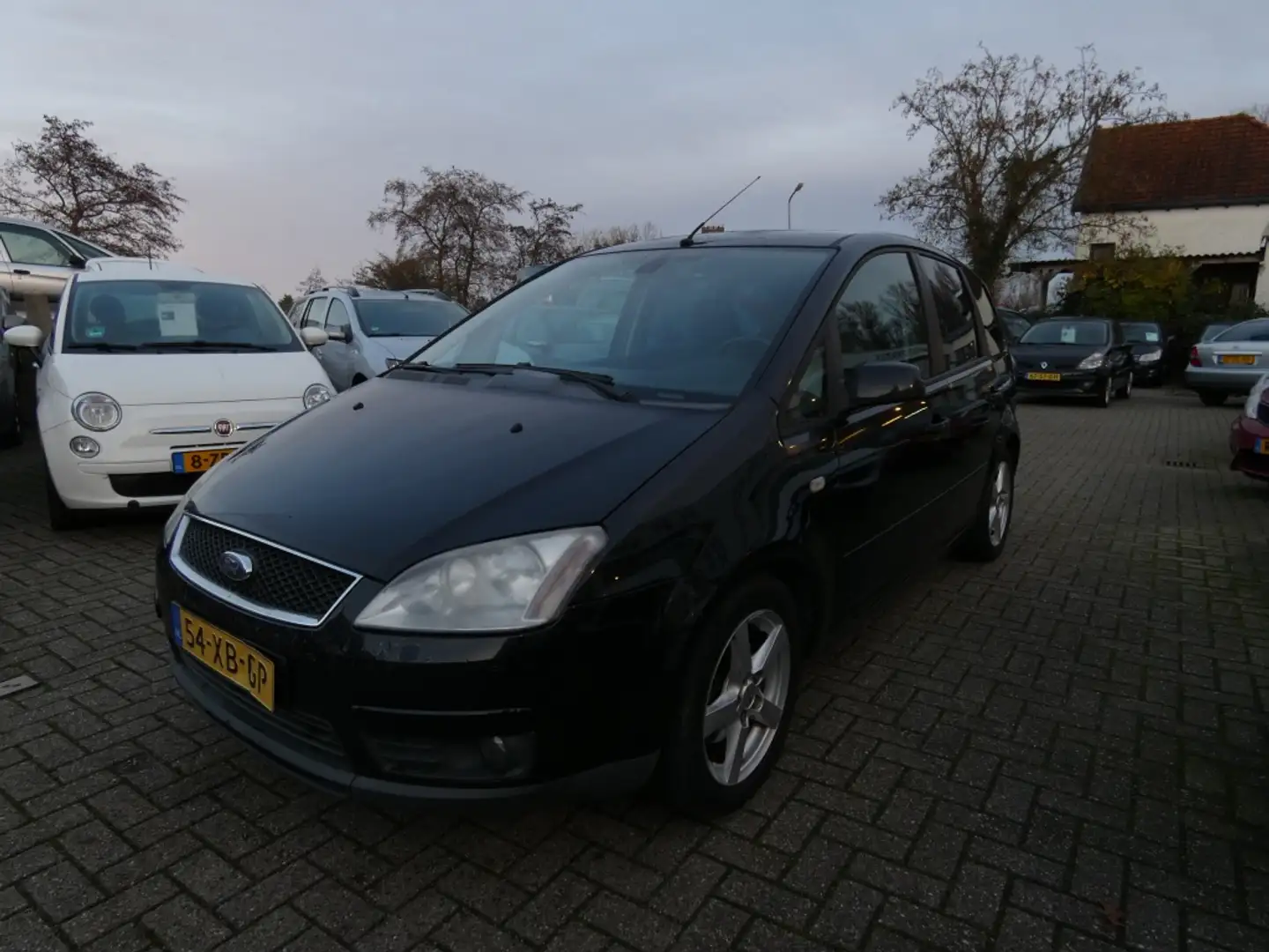 Ford Focus C-Max 1.6-16V Futura Nwe APK Schwarz - 1