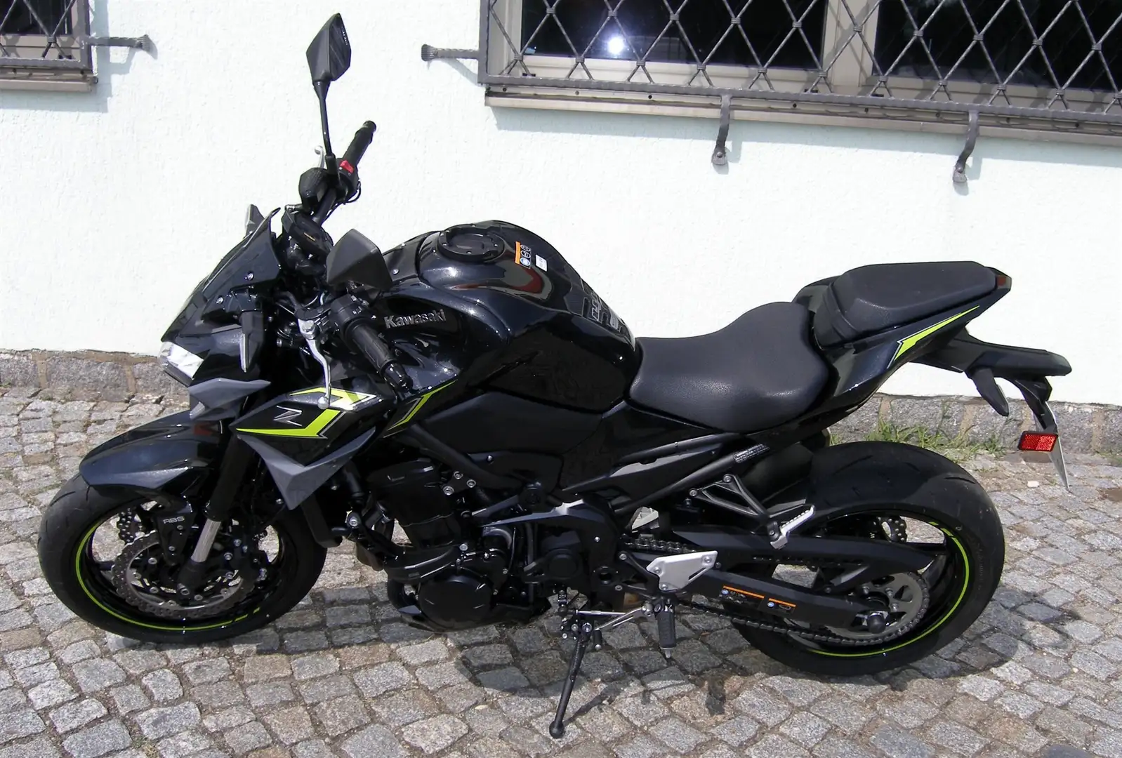 Kawasaki Z 900 inkl. Daytona Heizgriffe und GSG-Streetline Sturzp Schwarz - 1