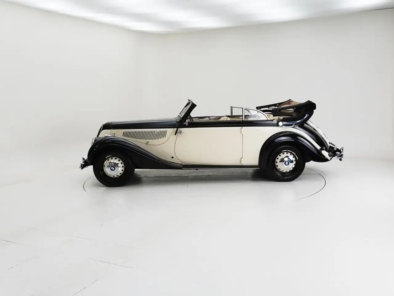 BMW 335 Cabriolet by Autenrieth '39 CH0192, foto 8