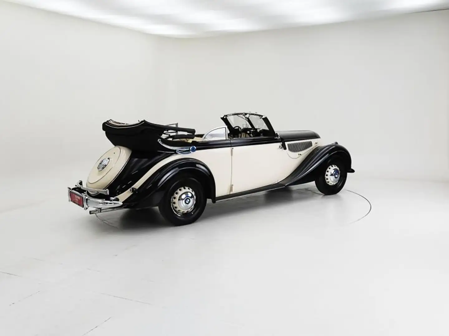 BMW 335 Cabriolet by Autenrieth '39 CH0192 Noir - 2