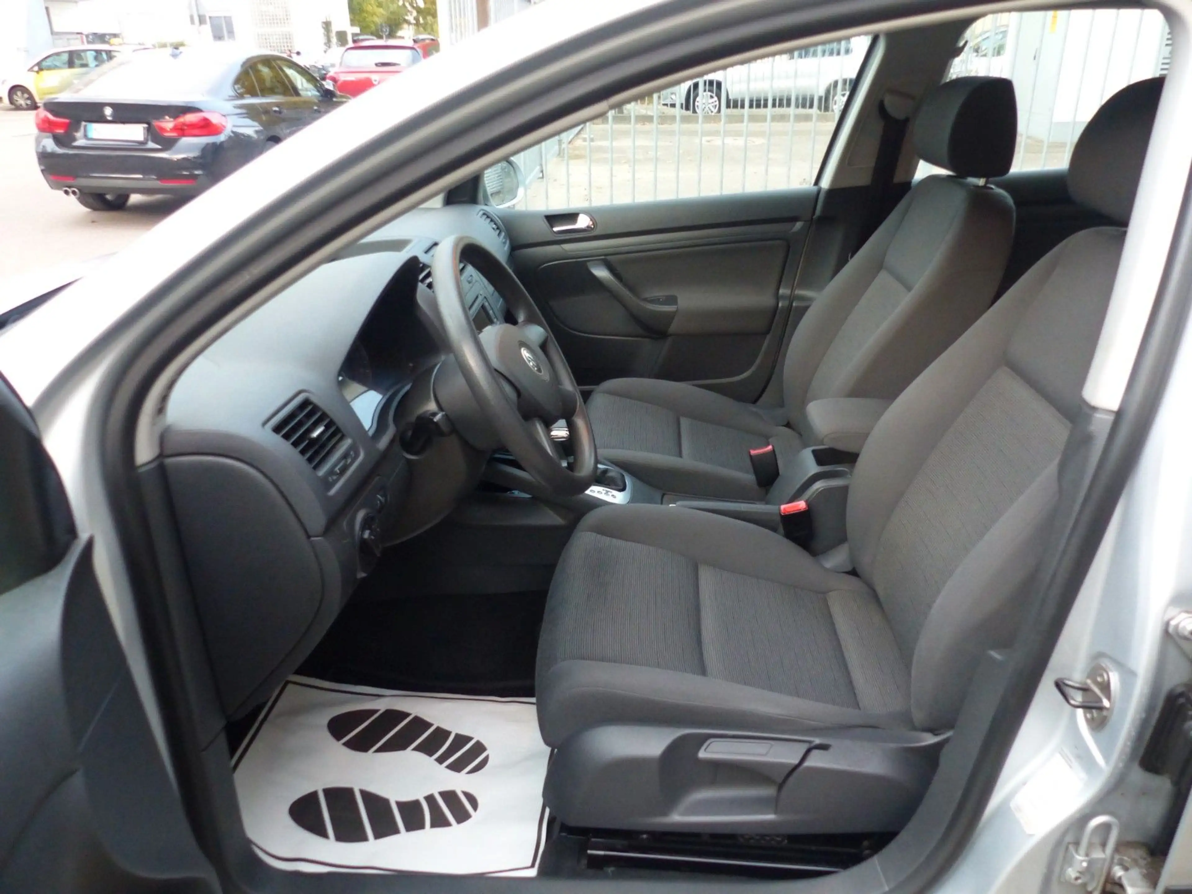 Volkswagen Golf *V*Lim*Trendline*1.Hand*TÜV NEU*Klima* — photo 11