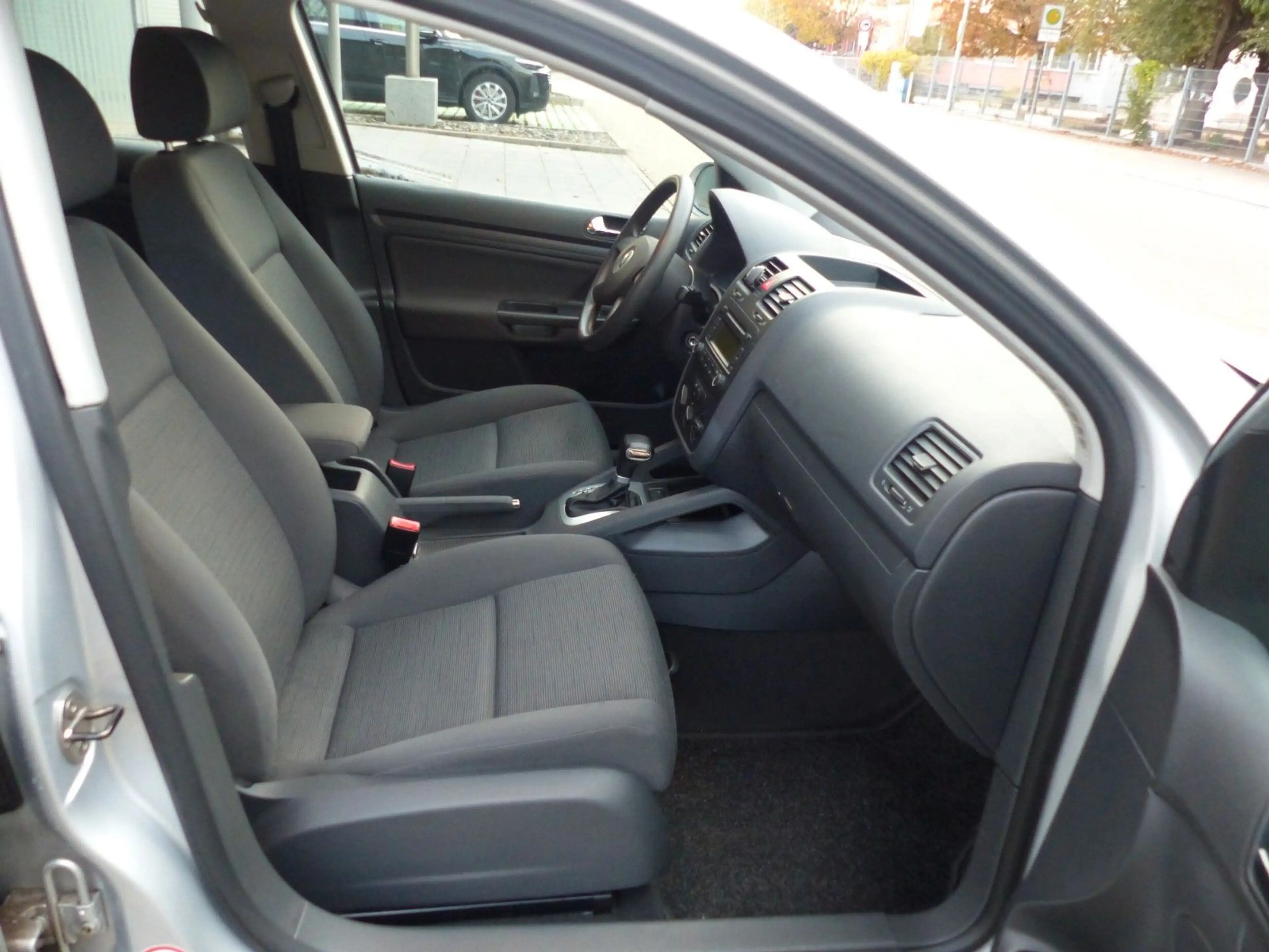 Volkswagen Golf *V*Lim*Trendline*1.Hand*TÜV NEU*Klima* — photo 14