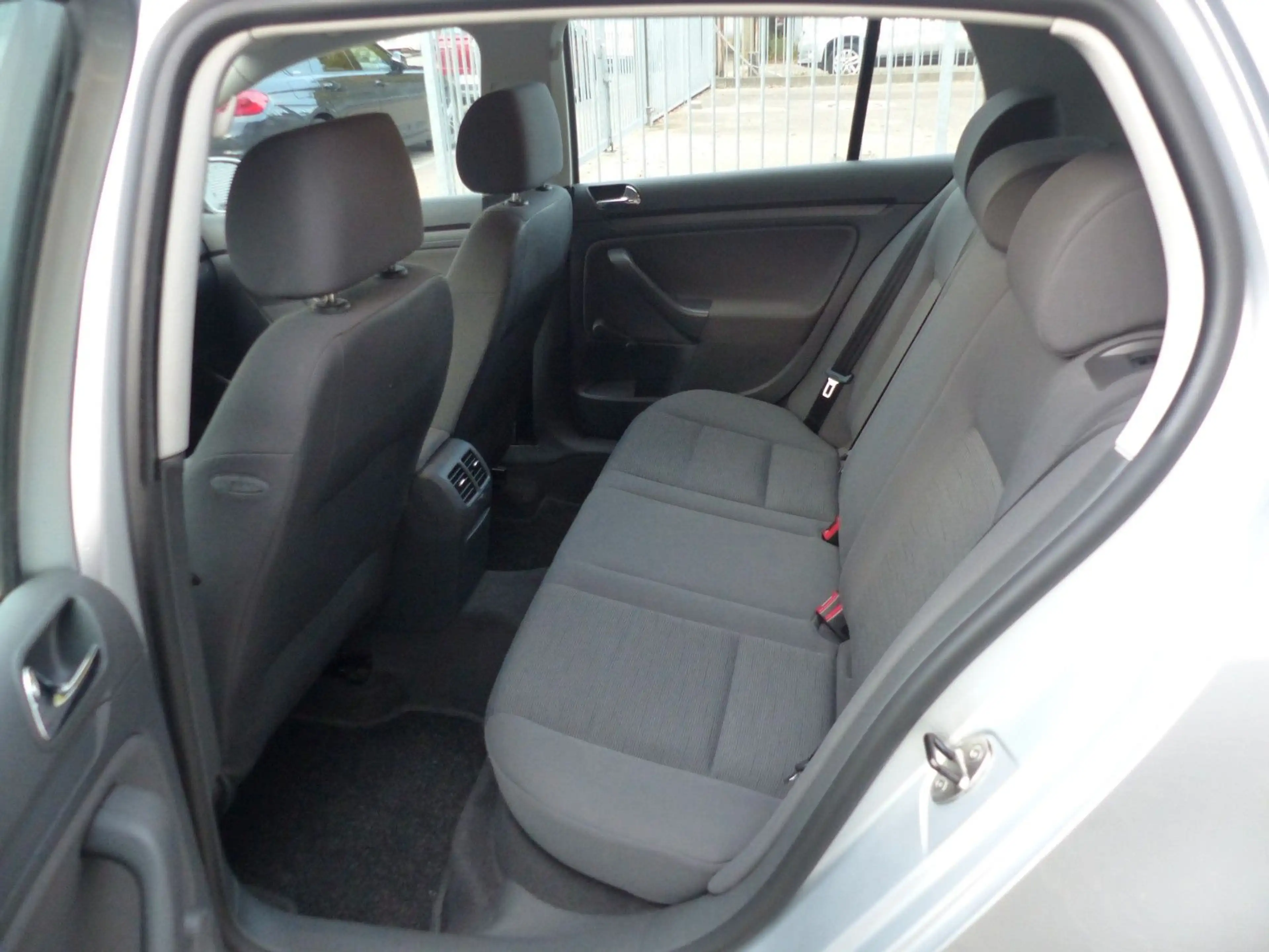 Volkswagen Golf *V*Lim*Trendline*1.Hand*TÜV NEU*Klima* — photo 17