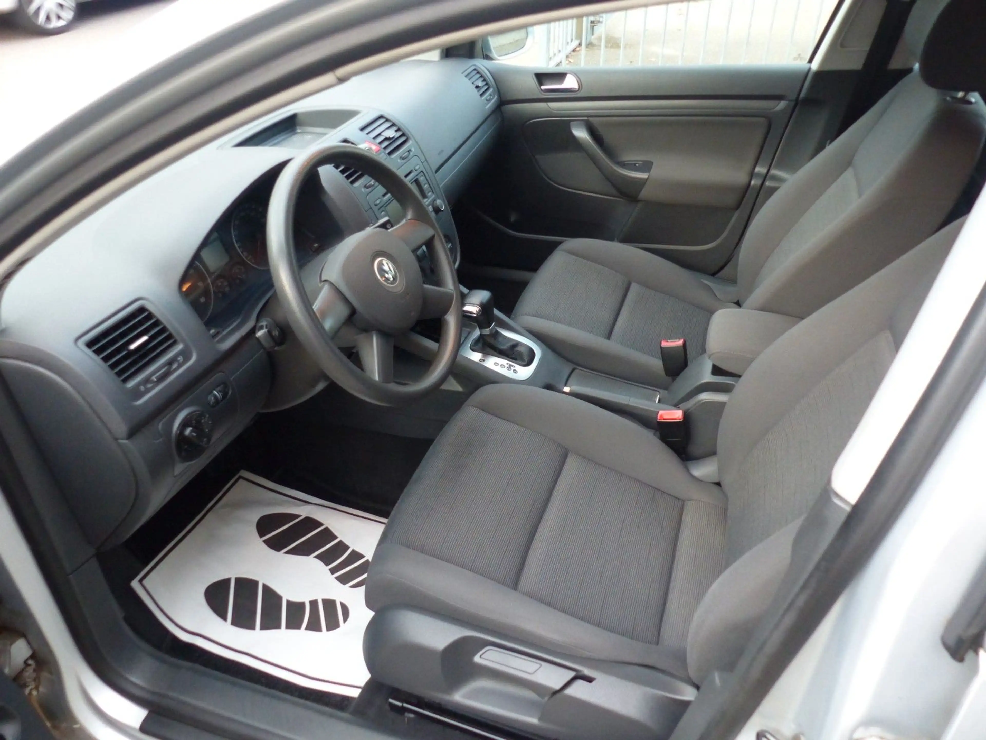 Volkswagen Golf *V*Lim*Trendline*1.Hand*TÜV NEU*Klima* — photo 12