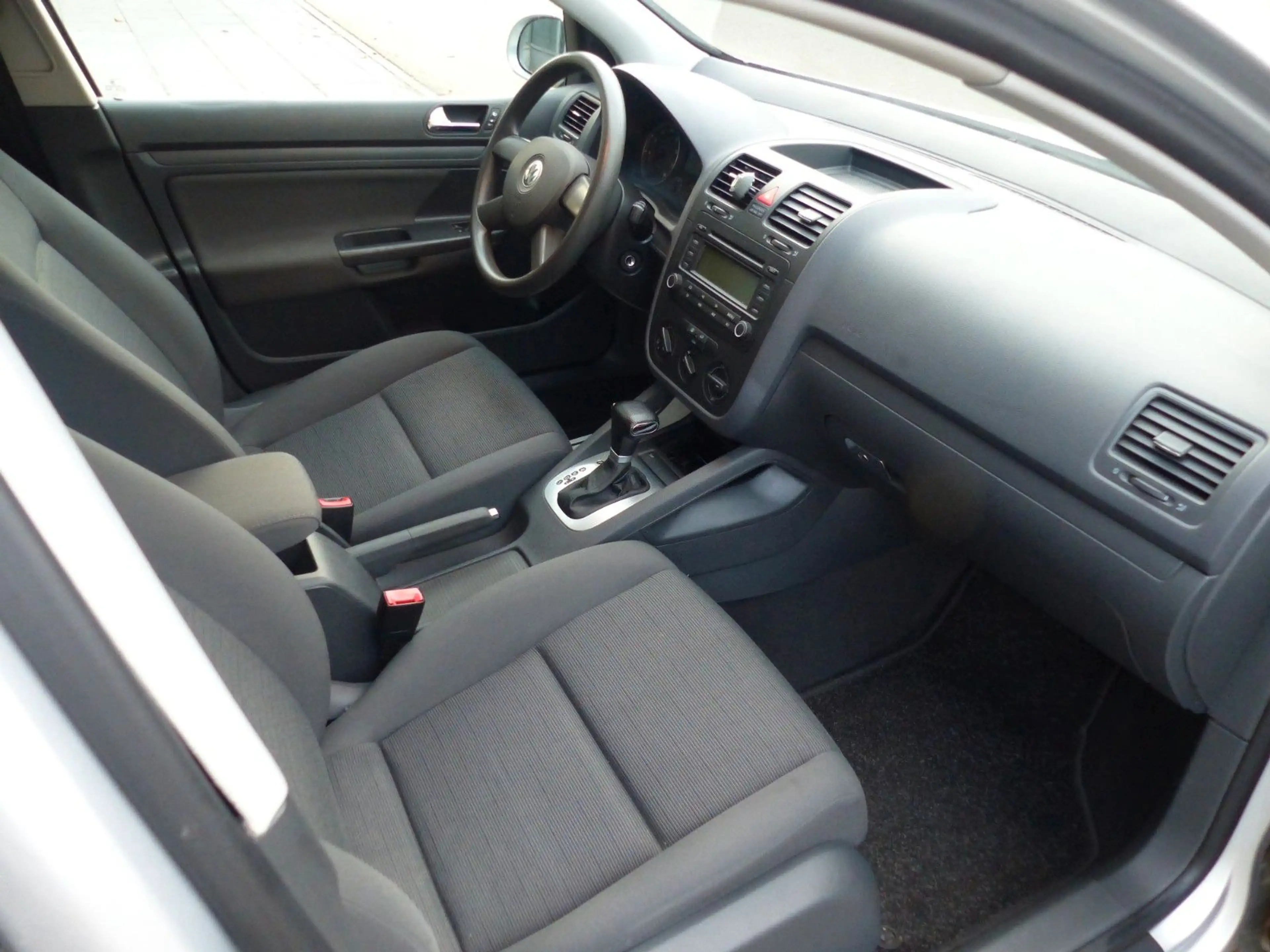Volkswagen Golf *V*Lim*Trendline*1.Hand*TÜV NEU*Klima* — photo 16