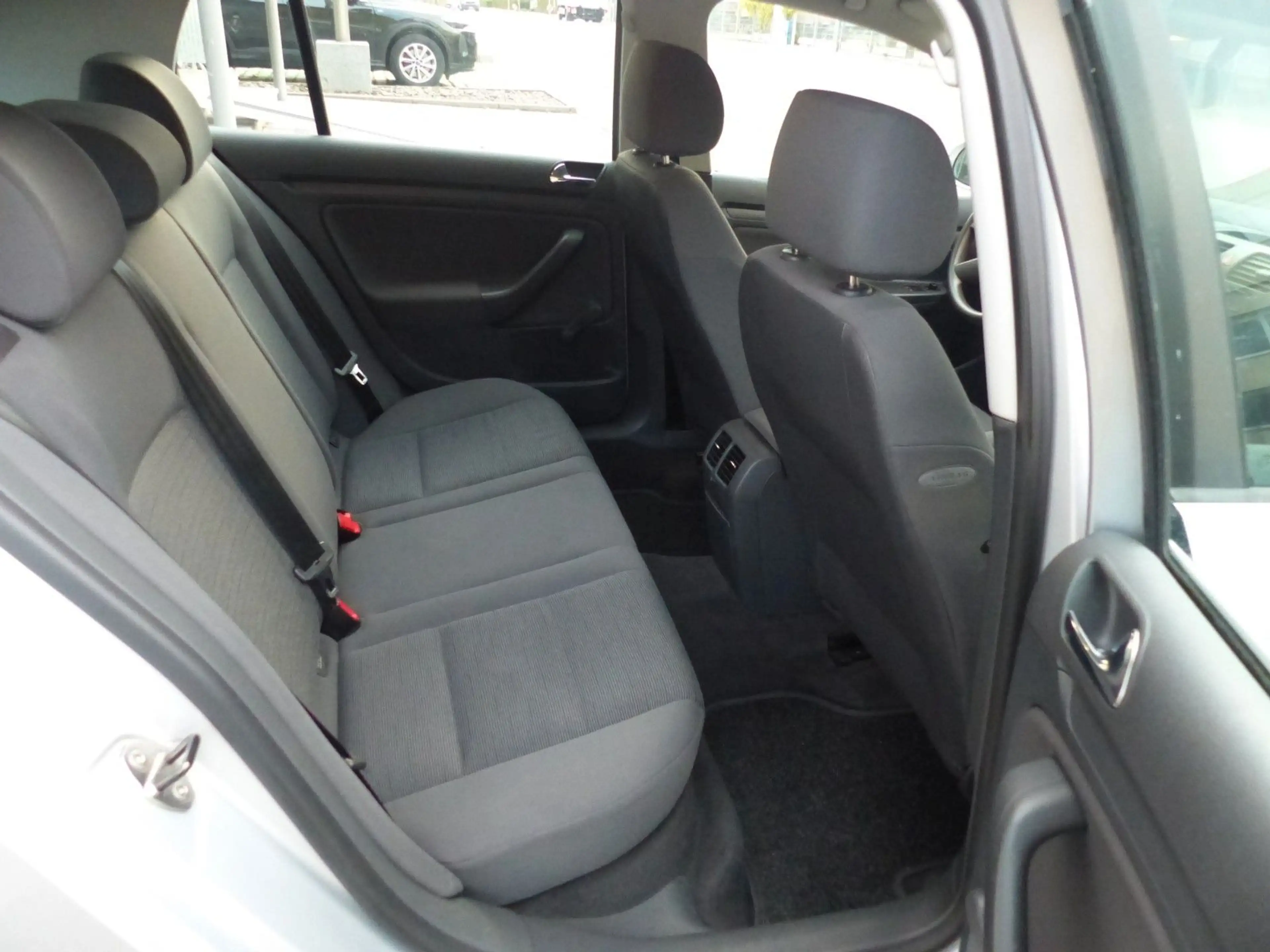 Volkswagen Golf *V*Lim*Trendline*1.Hand*TÜV NEU*Klima* — photo 18