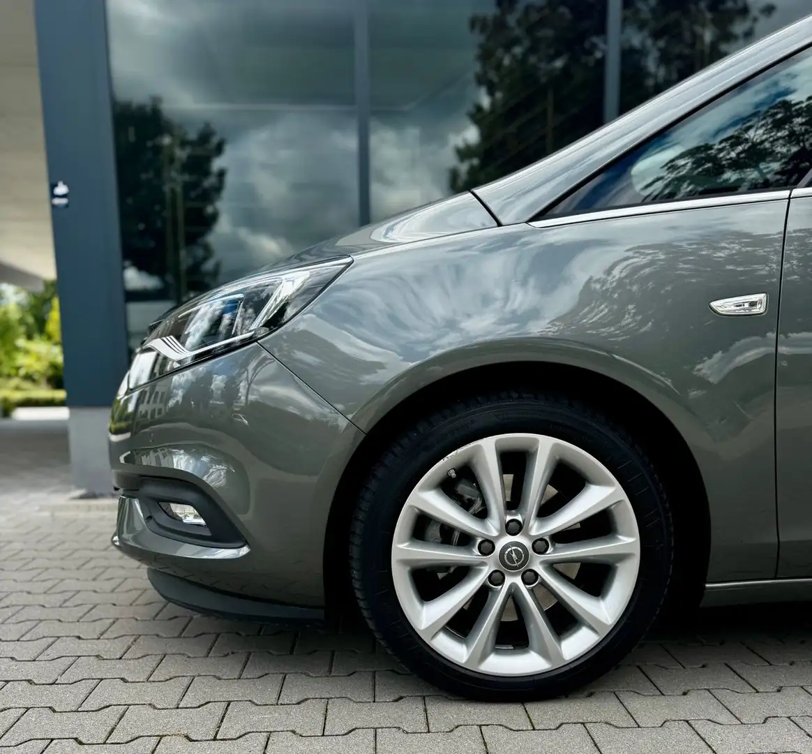 Opel Zafira C Tourer*7-SITZER*AUTOMAT*SHZ*NAV*XENON Gris - 2