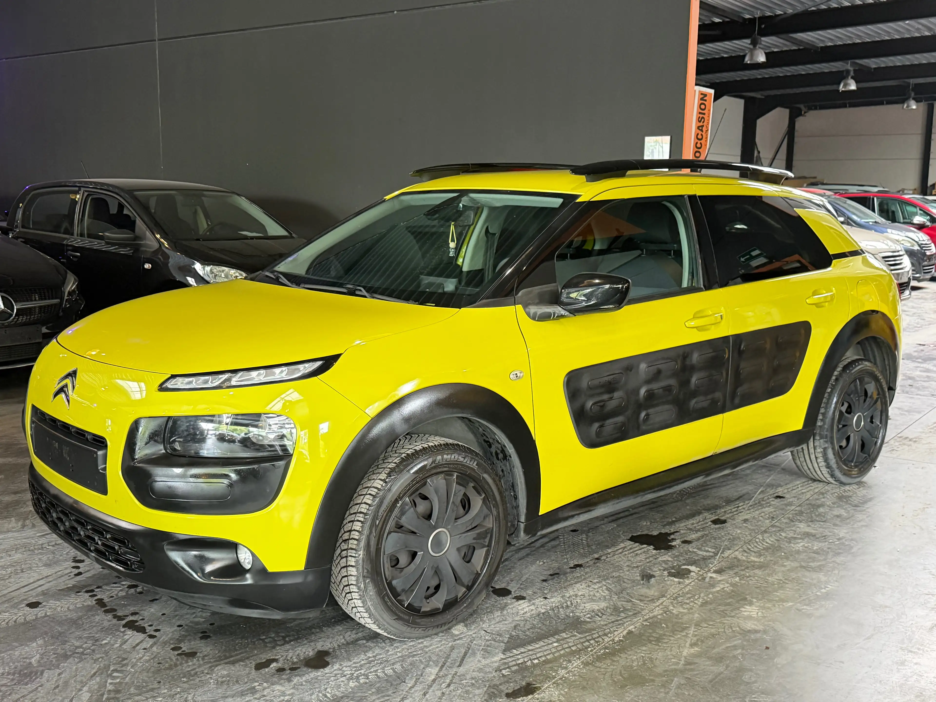 Citroen C4 Cactus C4 Cactus 1.2 Feel/12 mois de garantie/AUTOMATIQUE — photo 3