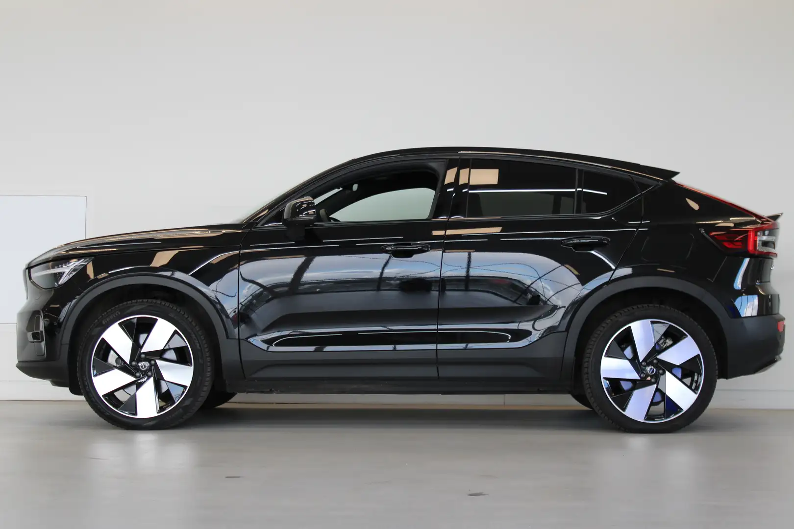 Volvo C40 Extended Range 252PK Ultimate | Blis | Trekhaak | Zwart - 2