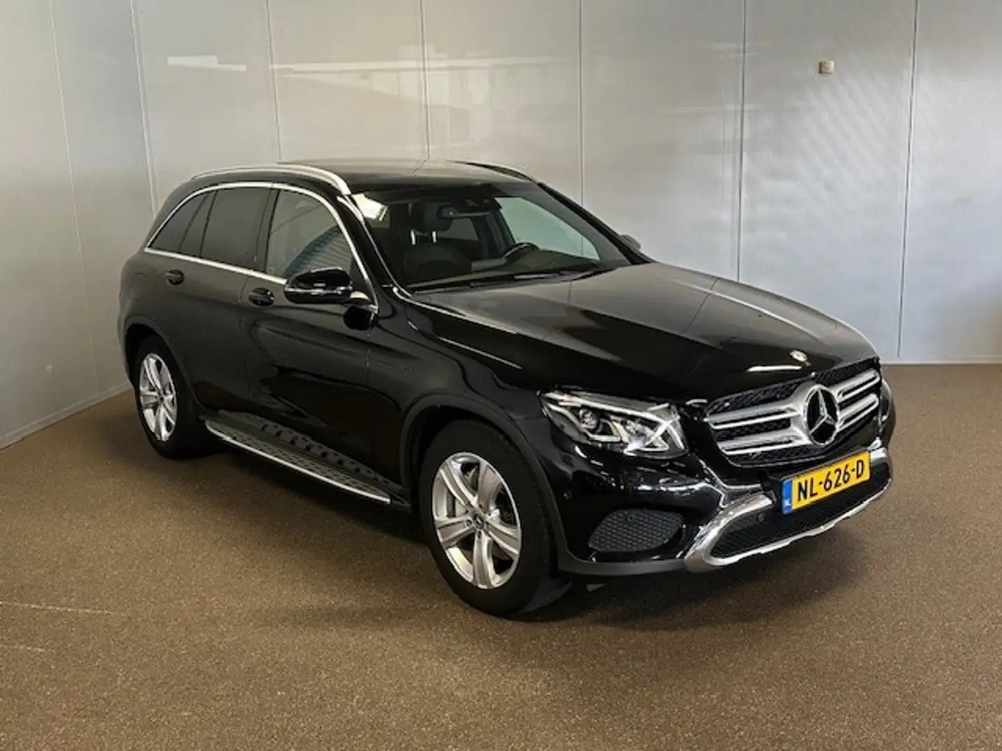 Mercedes-Benz GLC 250 4-Matic Luxury Ambition-PANORAMADAK-TREKHAAK-DODEH Schwarz - 1