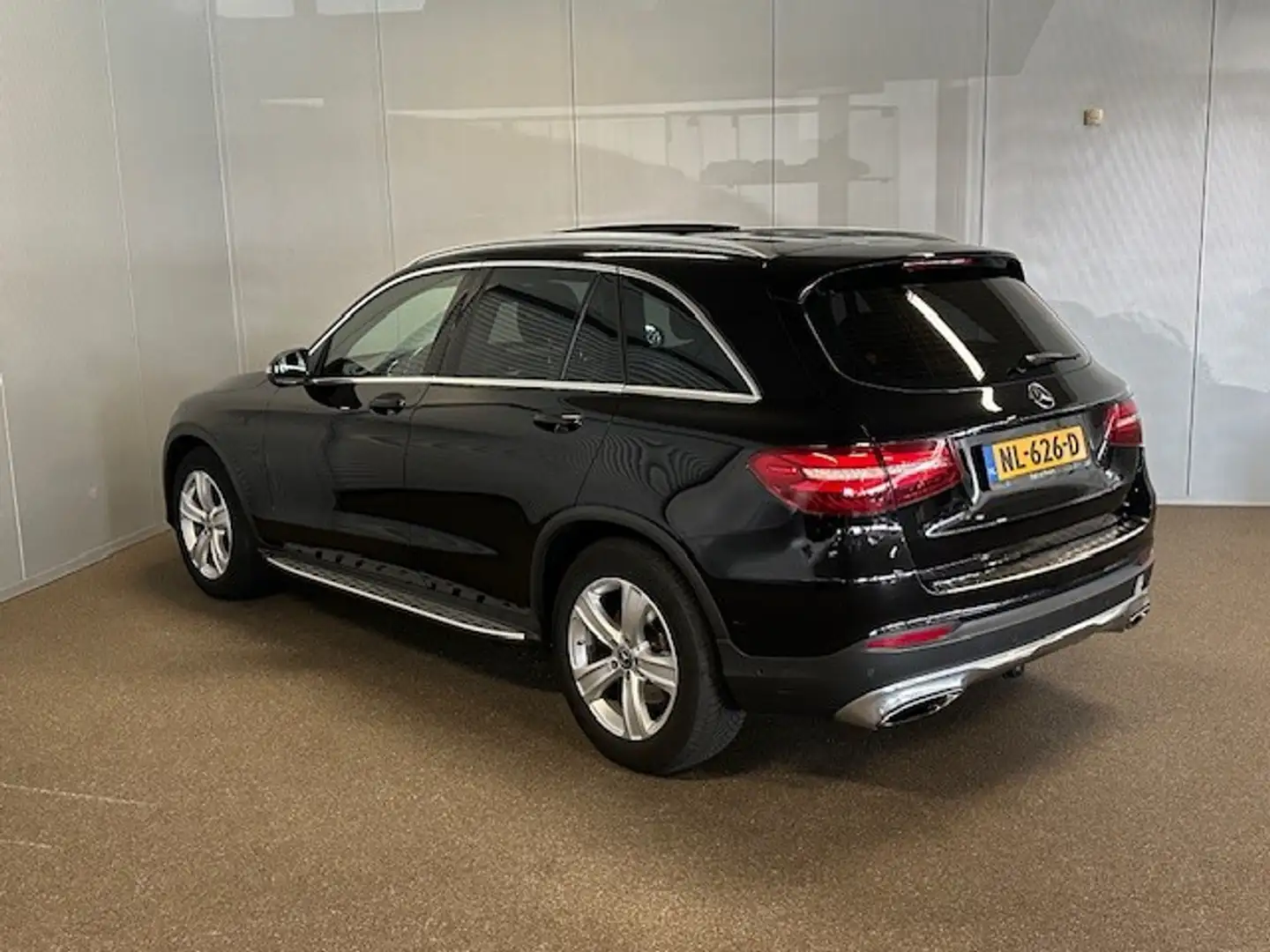 Mercedes-Benz GLC 250 4-Matic Luxury Ambition-PANORAMADAK-TREKHAAK-DODEH Schwarz - 2